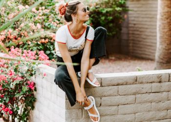 Điểm danh 4 kiểu giày sandals cho nàng thoải mái tung tăng