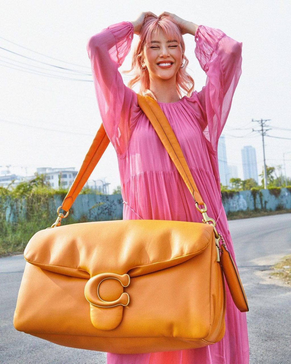 những mẫu túi xách êm ái tựa gối ôm