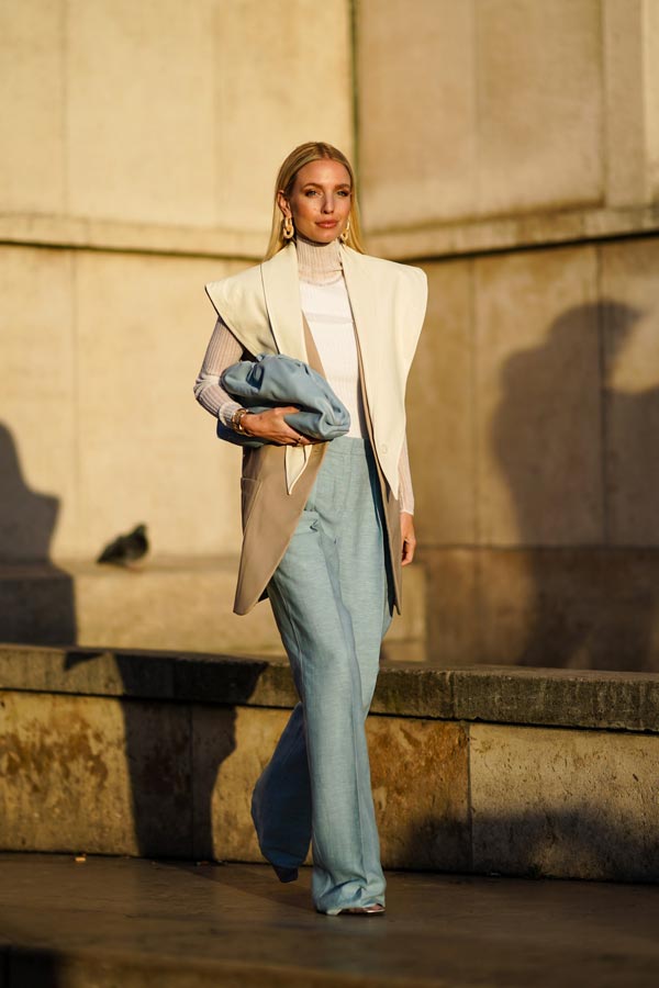 Quần Palazzo + áo khoác + túi maxi clutch