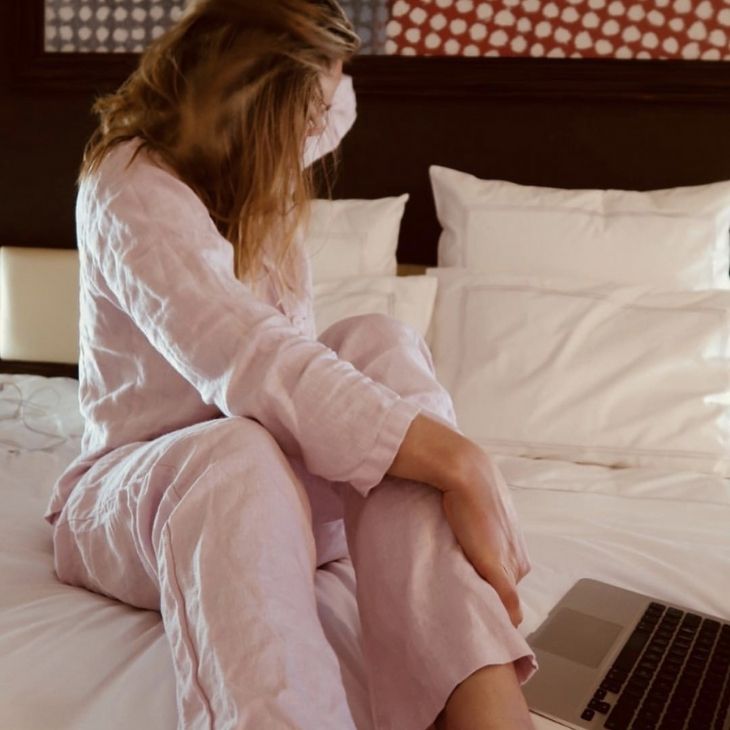 Pyjama từ linen cho diện mạo trẻ trung, thoáng mát