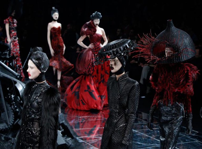 Alexander McQueen Thu Đông 2009