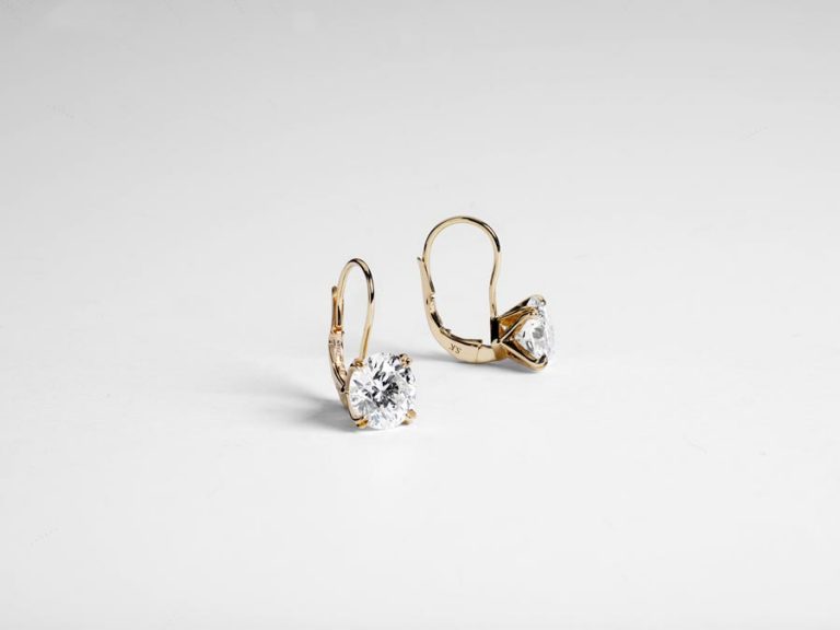 Kim cương nhân tạo của De Beers