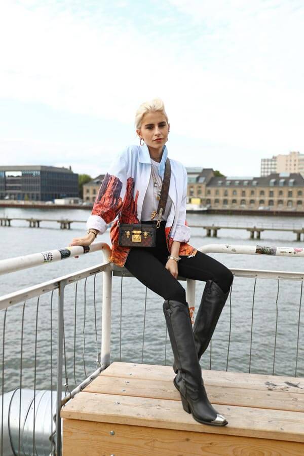 Quần legging với bốt