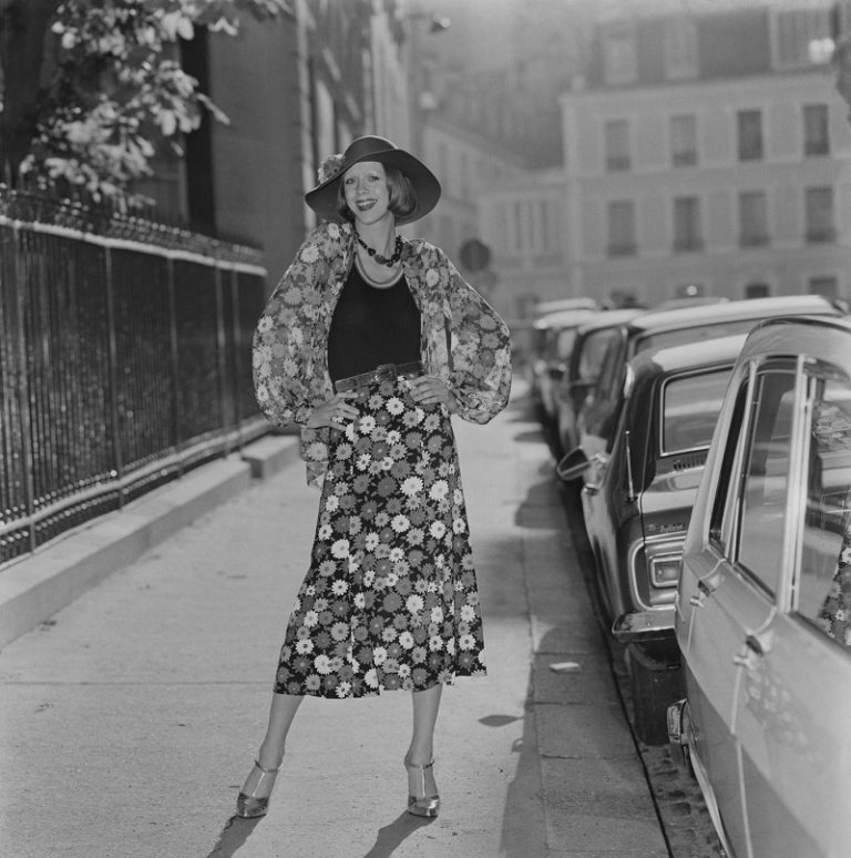 Váy midi skirt của Yves Saint Laurent