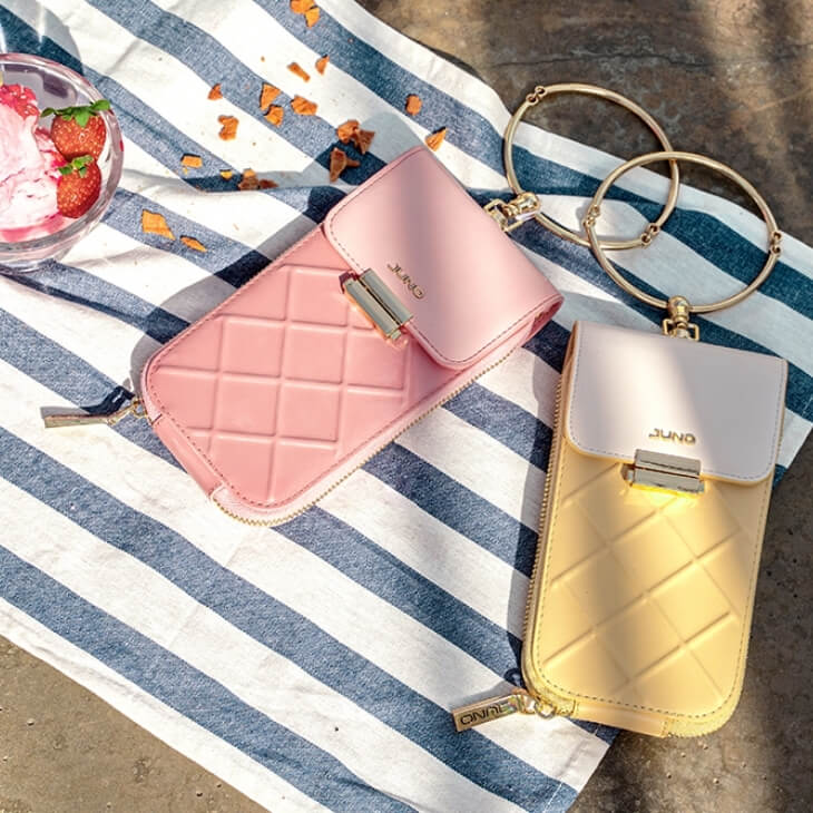 Những chiếc túi phone case