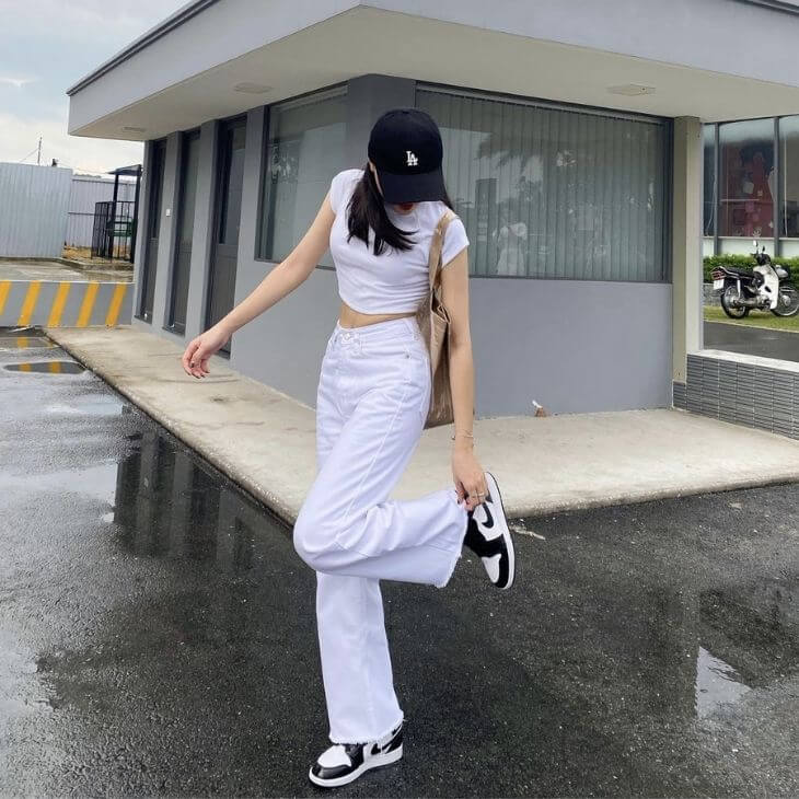 An toàn cùng thiết kế quần jeans trắng kinh điển