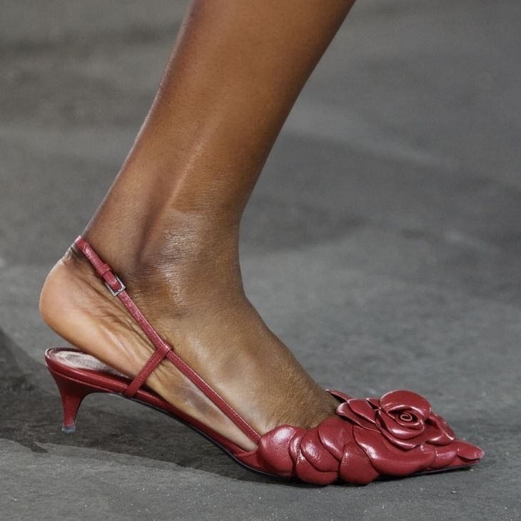 những đôi Slingback Kitten Heels