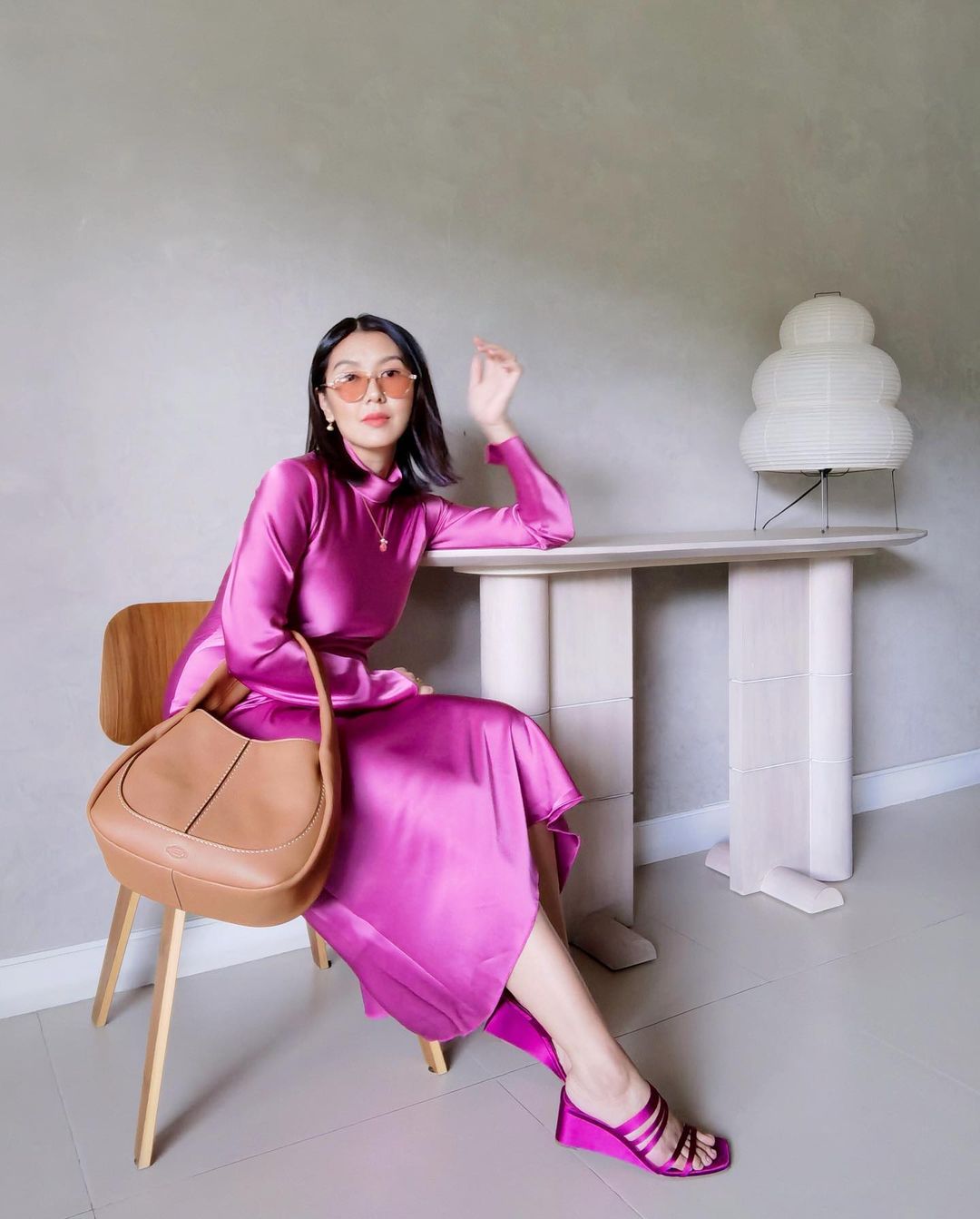 Trang phục chất liệu lụa Satin - 1