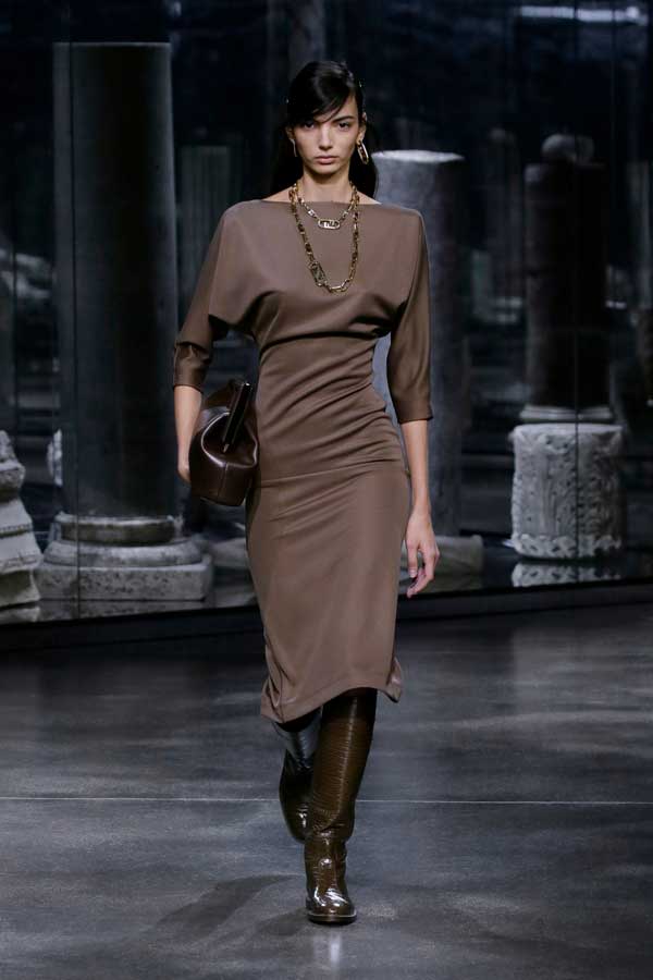 Váy sheath dài