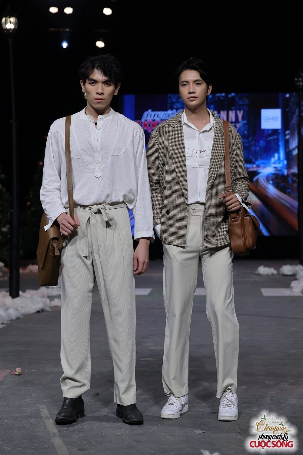 BST Urbune Christmas 2022 của Lee&Tee tại chương trình Phong cách và Cuộc sống - 18