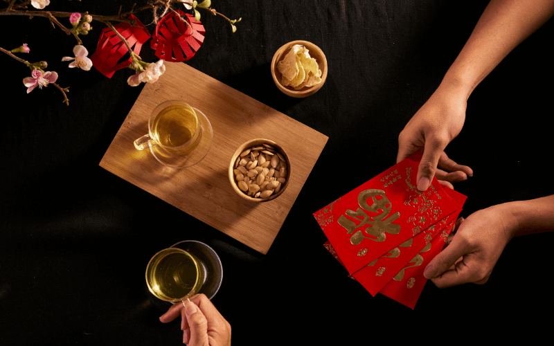 Những lưu ý khi tặng quà Tết cho bố mẹ người yêu - 1